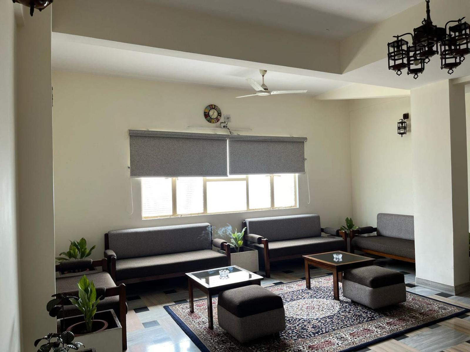 Gautam Hotel Varanasi Bagian luar foto