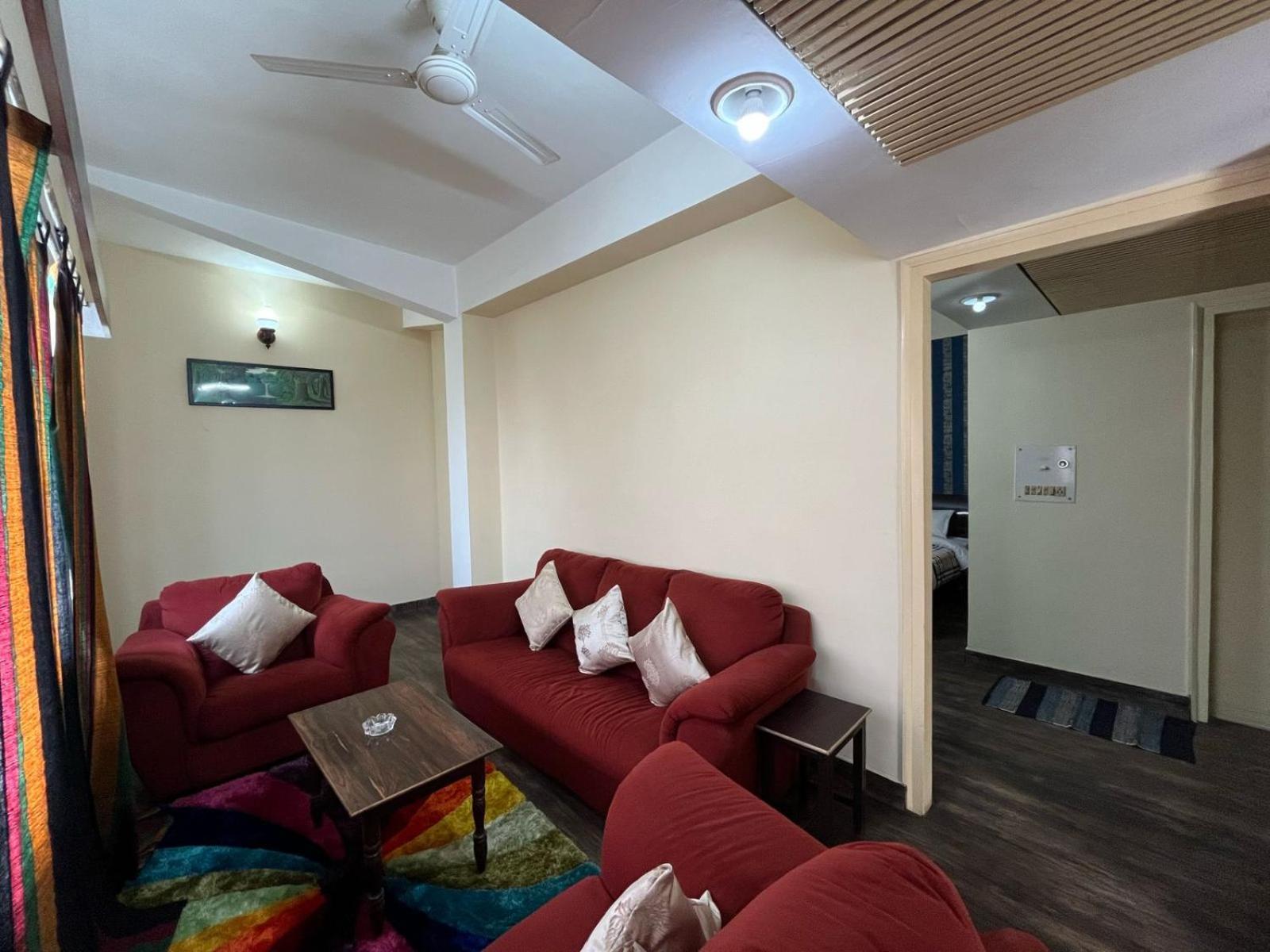 Gautam Hotel Varanasi Bagian luar foto