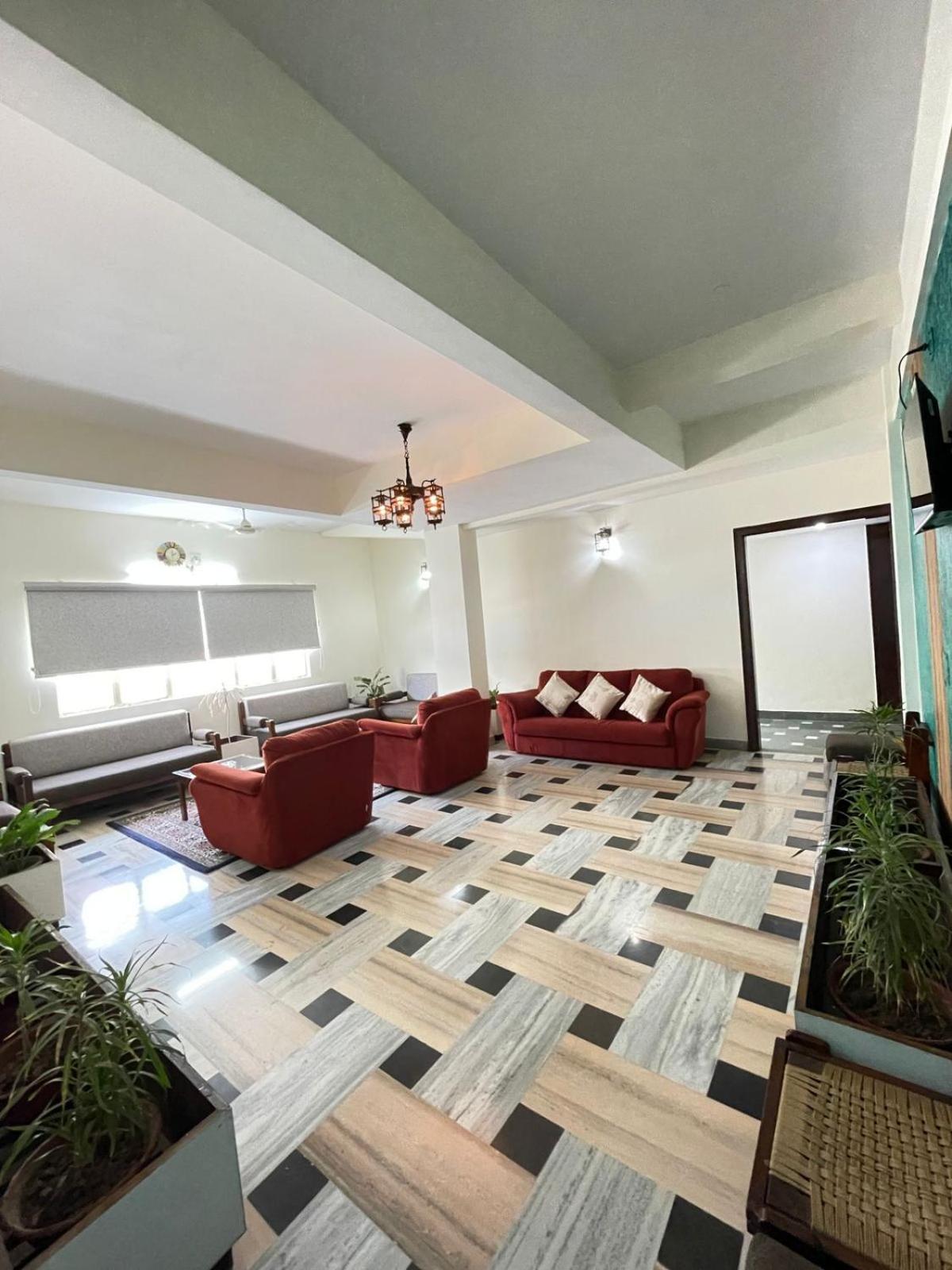 Gautam Hotel Varanasi Bagian luar foto