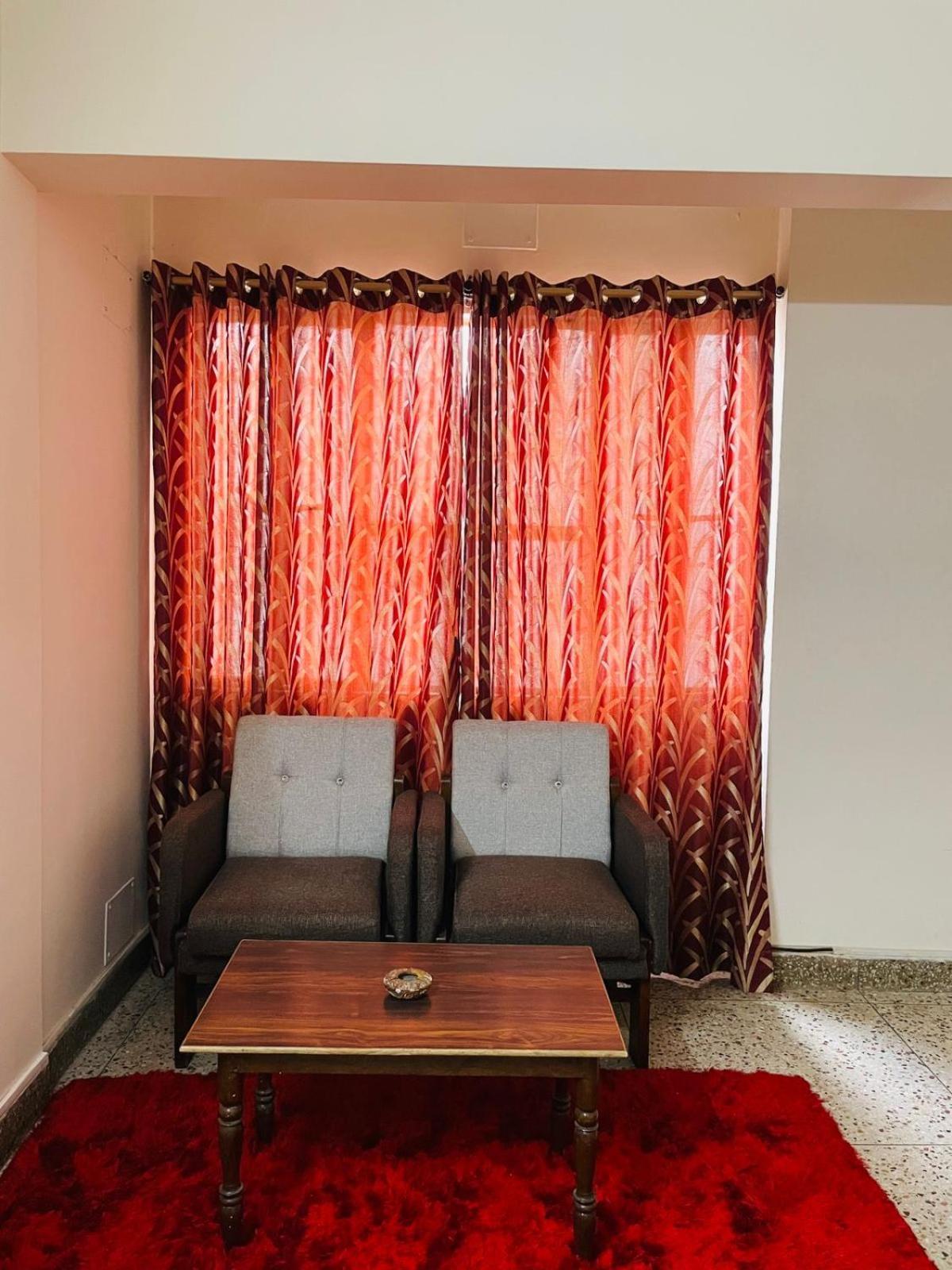 Gautam Hotel Varanasi Bagian luar foto
