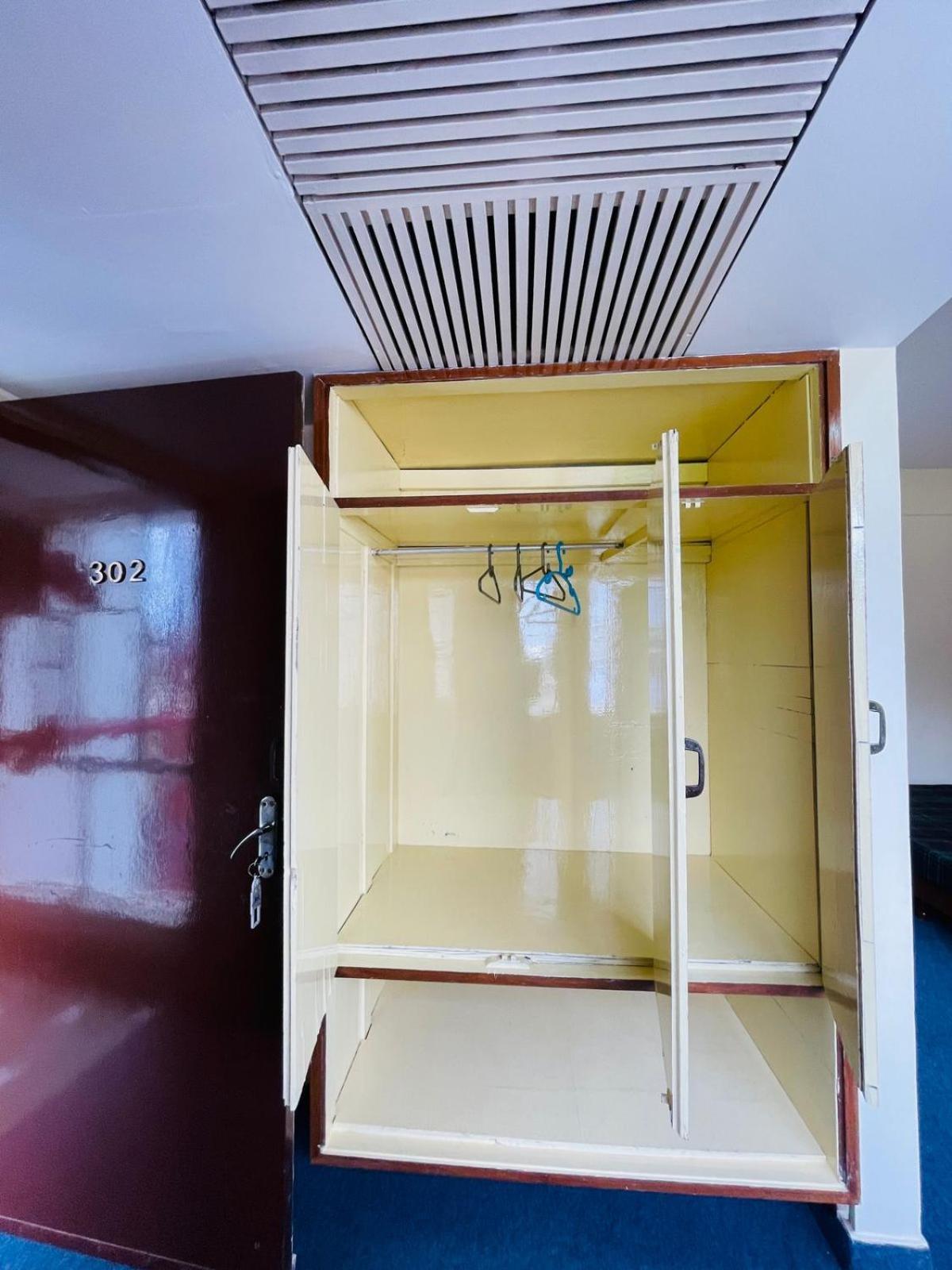 Gautam Hotel Varanasi Bagian luar foto