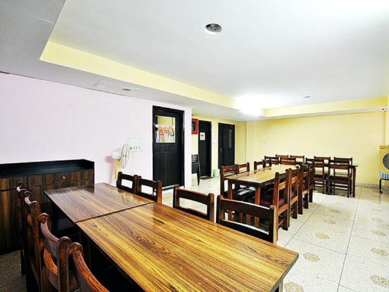 Gautam Hotel Varanasi Bagian luar foto